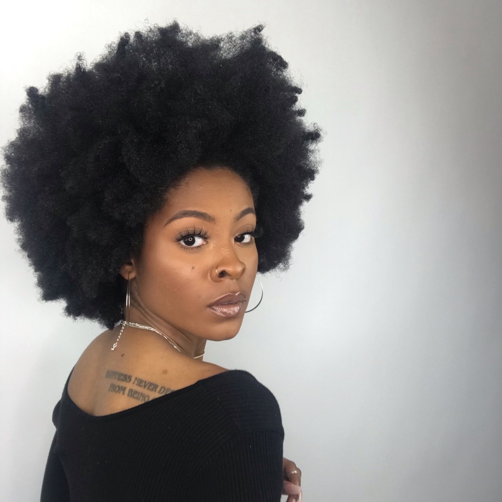 Meet your Posher, Nikole